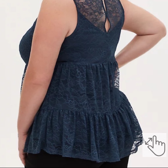 Torrid Navy Lace Mock Neck Shirred Hem Sleeveless Top Size 2 - Picture 4 of 6